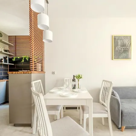 Lodz Retreat Apartments - Parking, Terrace & Garden - By Rentujemy Eksteriør bilde
